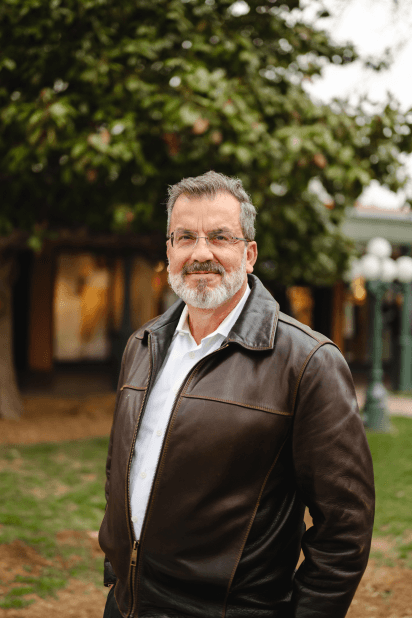 Portrait of painter Shaun Frankfurt